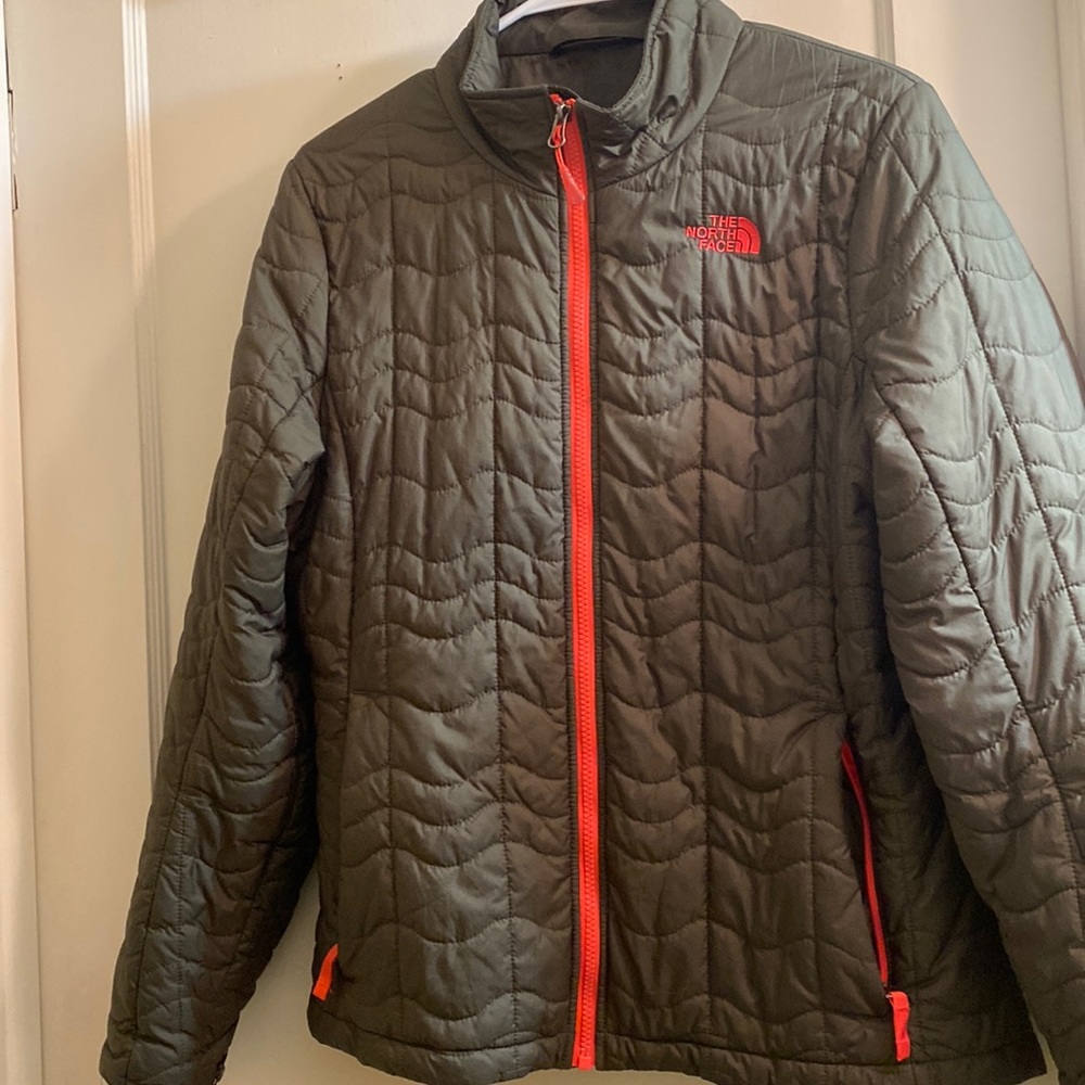 North face women’s large green jacket with orange trim